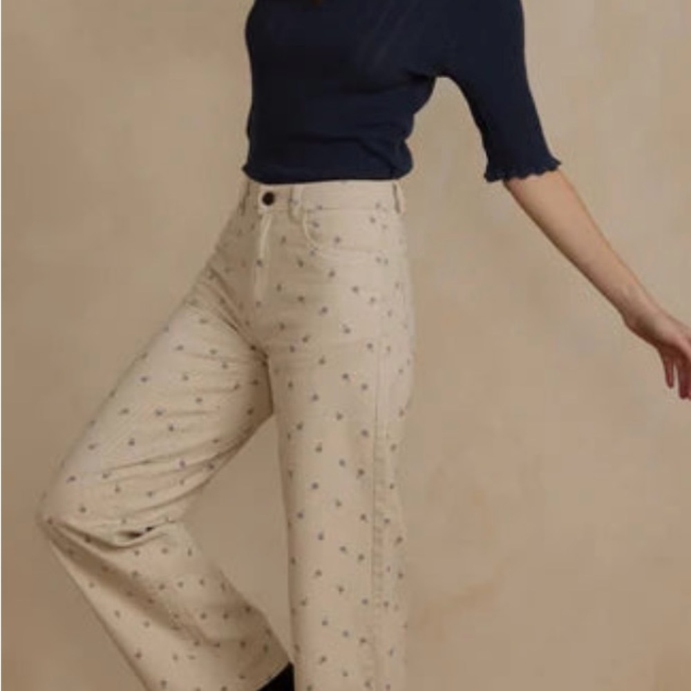 3/$80 ☀️—Rylee + Cru Daisy Cream Wide-Leg Pants size L (30 waist)